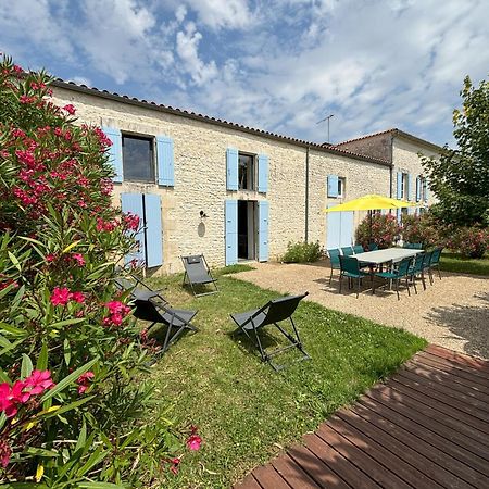 Le Domaine Des Aguins Pension Saujon Buitenkant foto