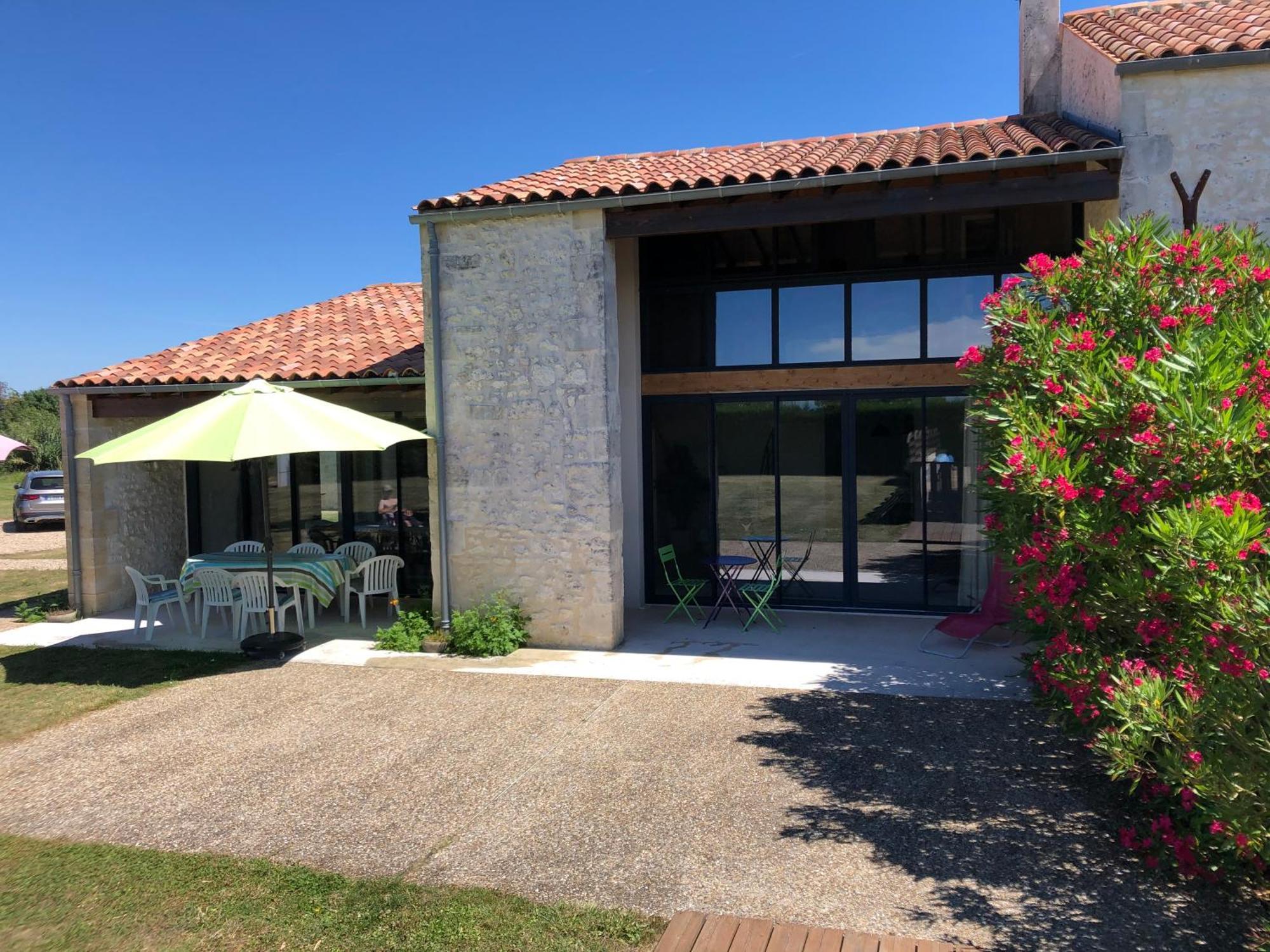 Le Domaine Des Aguins Pension Saujon Buitenkant foto