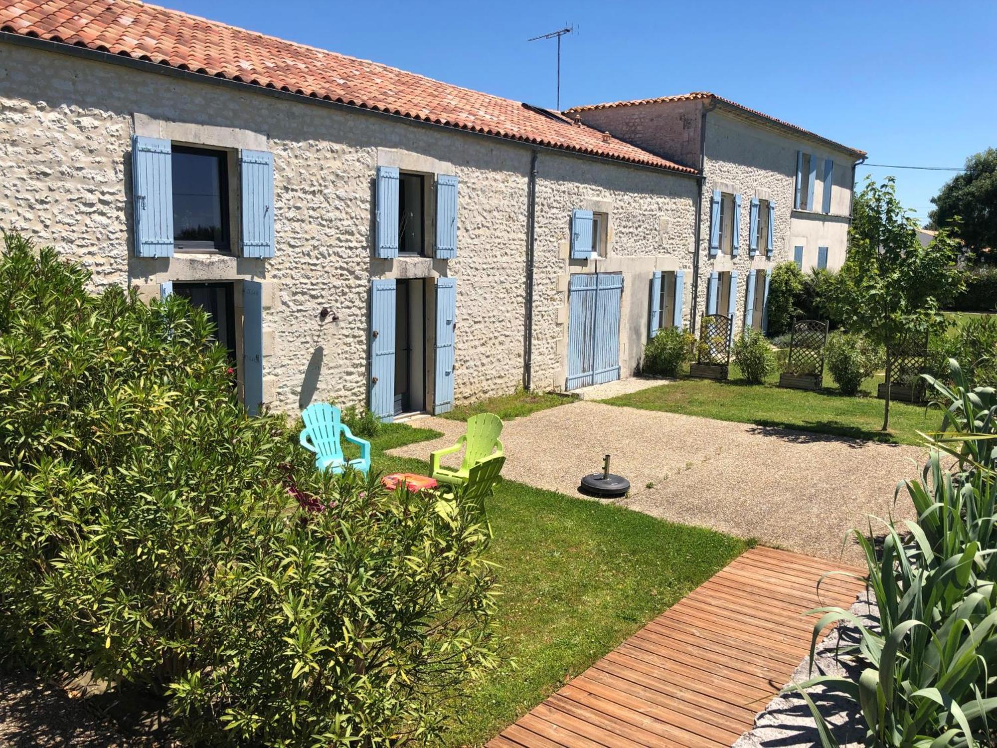 Le Domaine Des Aguins Pension Saujon Buitenkant foto