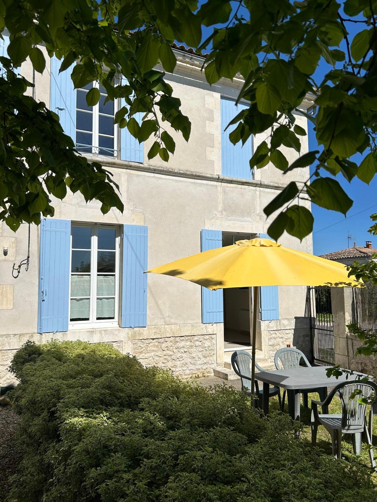Le Domaine Des Aguins Pension Saujon Buitenkant foto