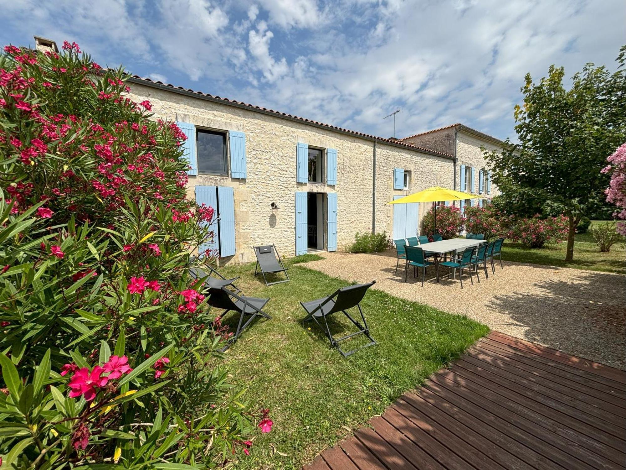 Le Domaine Des Aguins Pension Saujon Buitenkant foto