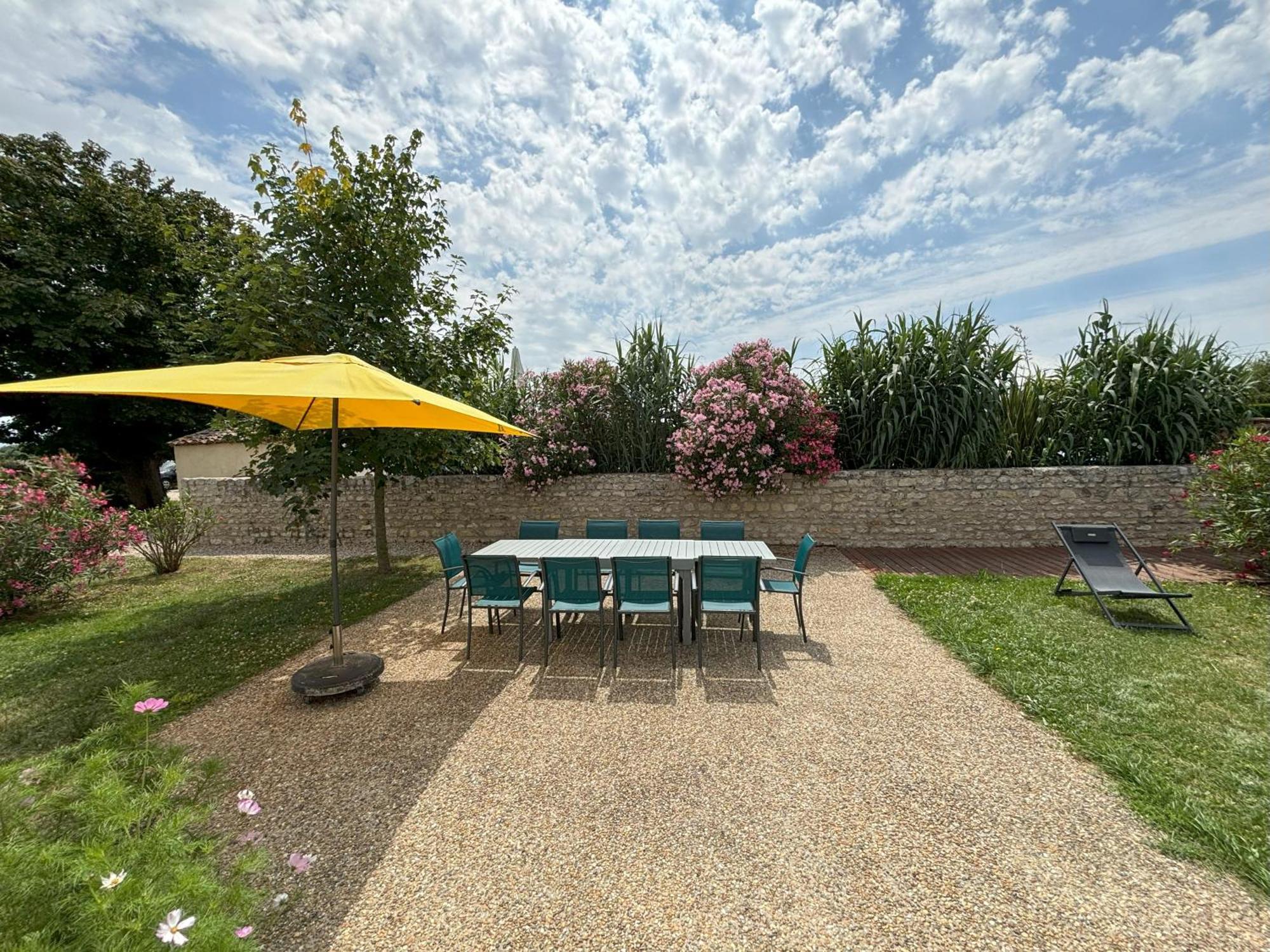 Le Domaine Des Aguins Pension Saujon Buitenkant foto